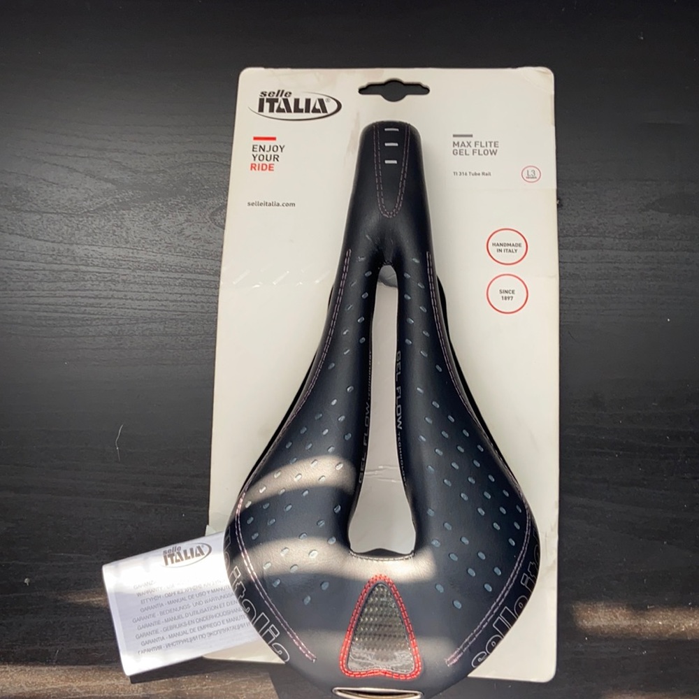 Max Flite Gel Flow SaddleBlack 146mm